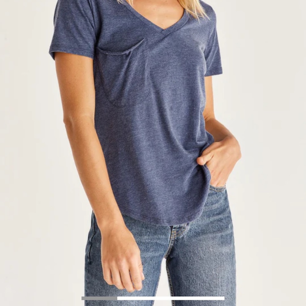 Z Supply women’s, bundle 4 tees, and one tank.